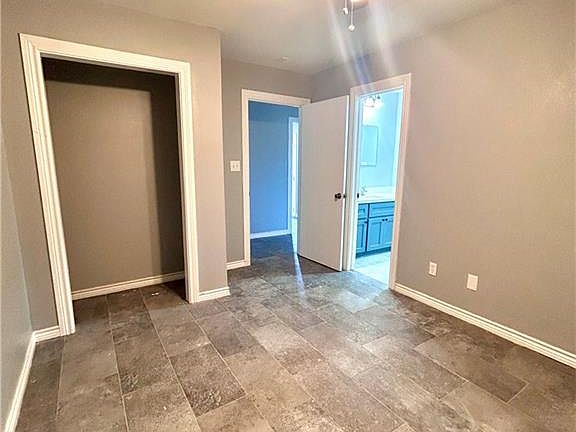 5th image of 2424 Victoria Rd