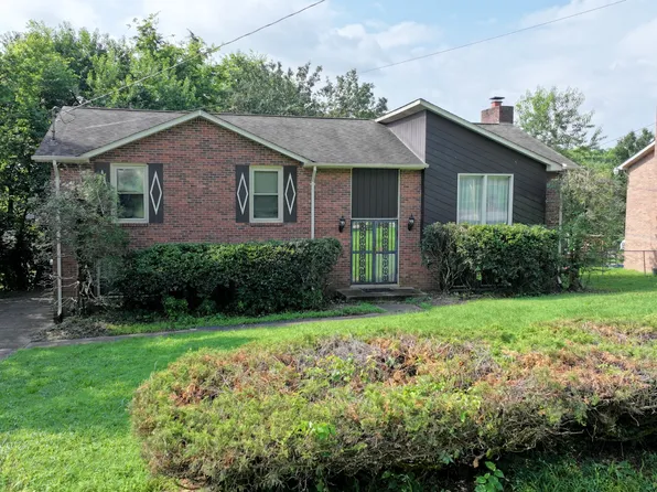 4301 Golden Hills Dr, Nashville, TN 37218