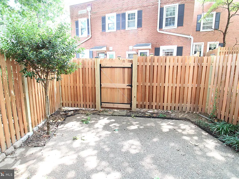 2915 S Dinwiddie St — Photo 5