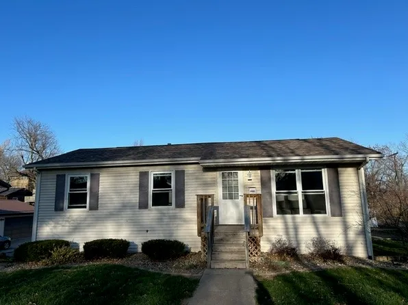 1404 Siegel St, Tama, IA 52339