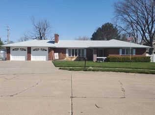 2104 Oak Park Pl, Columbus, NE 68601