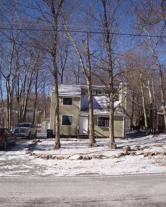 1st image of 2593 Waterfront Dr