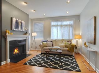 3213 N Racine Ave #1, Chicago, IL 60657