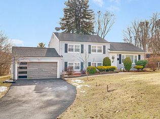 64 Pine St, Newton, NJ 07860