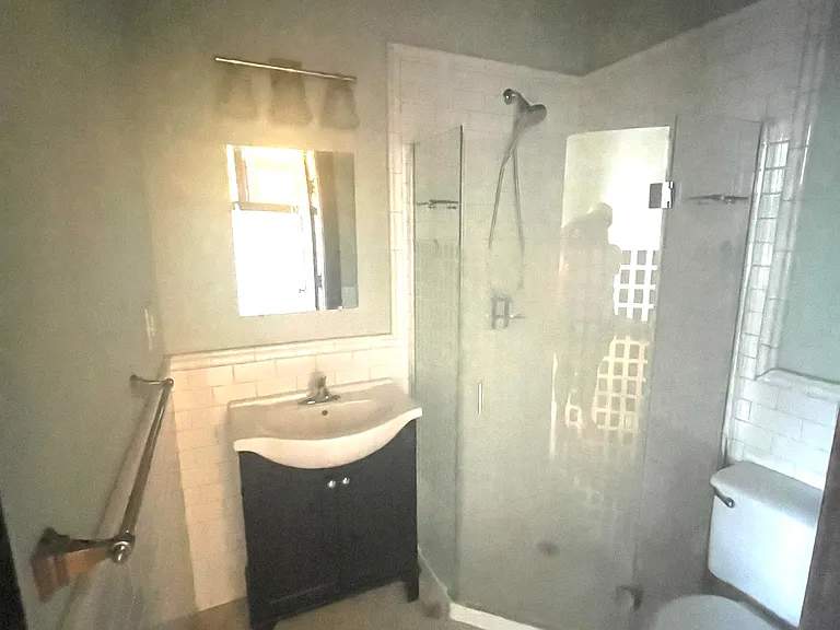 722 Francis St #302 — Photo 4