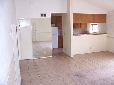 4th image of 391 Grand Ave APT D