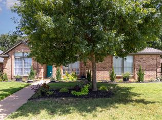 8209 Fin Wood Ct, North Richland Hills, TX 76182