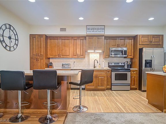 2nd image of 6360 Aragon Way APT 201