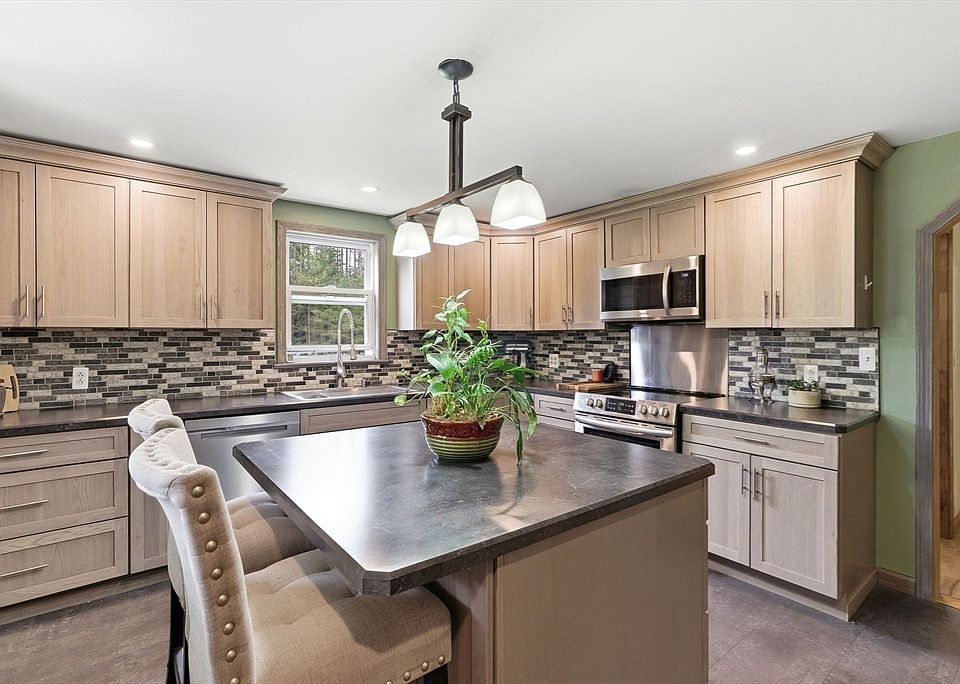 1st image of 35 Royalston Rd N