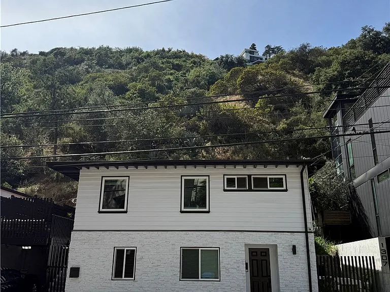 1303 N Beverly Glen Blvd — Photo 21