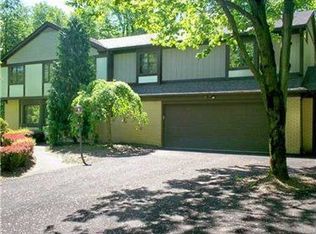 144 Tanglewood Dr, New Castle, PA 16105