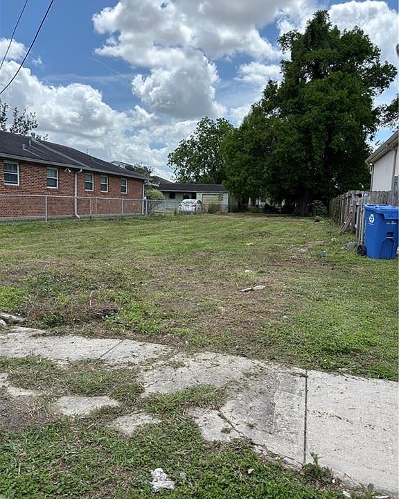 1st image of 2052 Sumpter St
