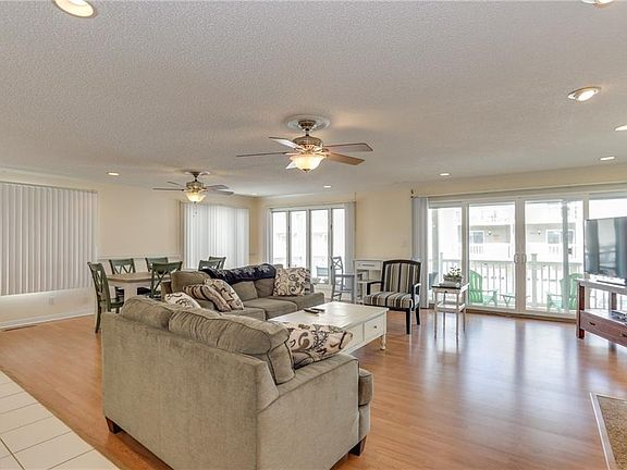 3rd image of 2825 Charlemagne Dr