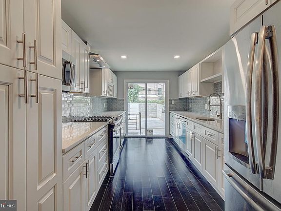 5th image of 1225 Latona St