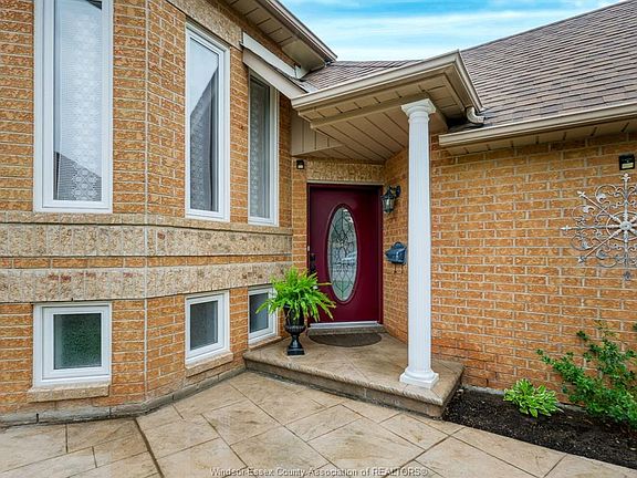 4th image of 43 Springview Dr