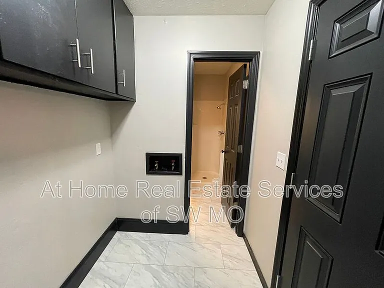 2816 W Chicago St — Photo 8