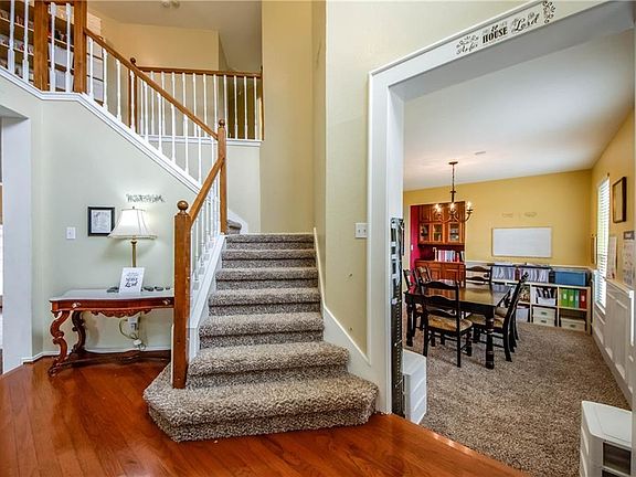4th image of 101 Pullman Pl