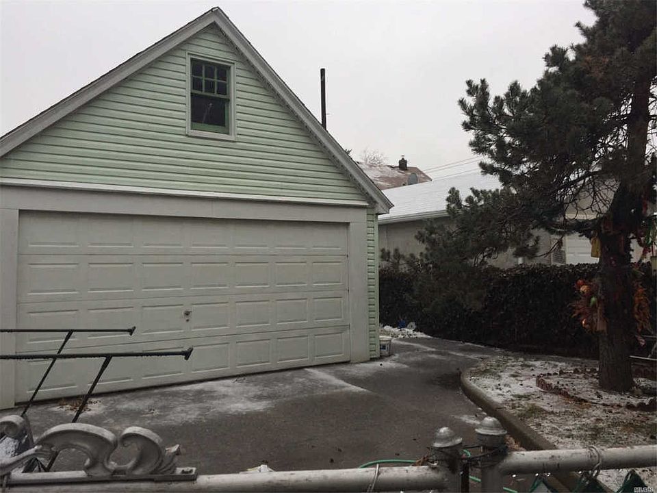 2nd image of 8906 213th St