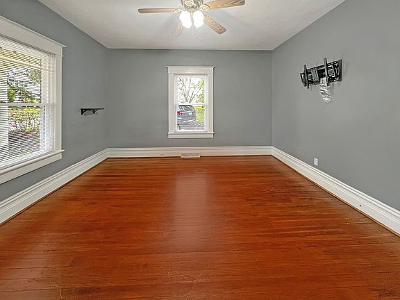 3rd image of 1607 Westover Dr