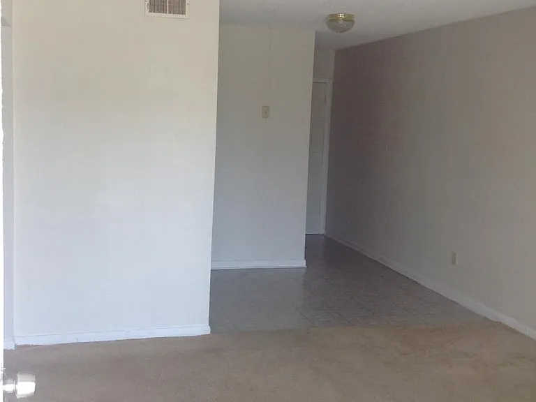 501 E Roseclair St #1 — Photo 3