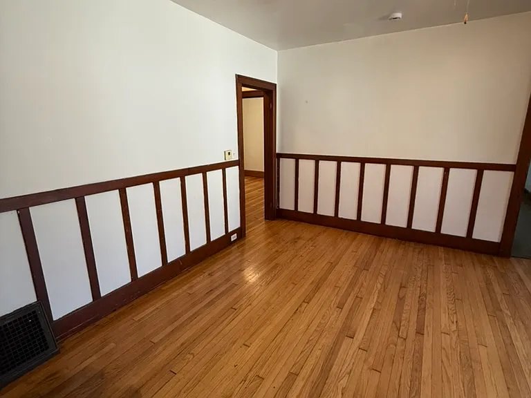 535 W 17th St #1 — Photo 5