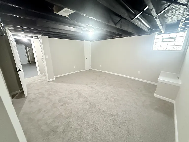 887 Lexington Ave #1 — Photo 13