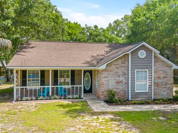 9404 Meadowlark Ave, Ocean Springs, MS 39564