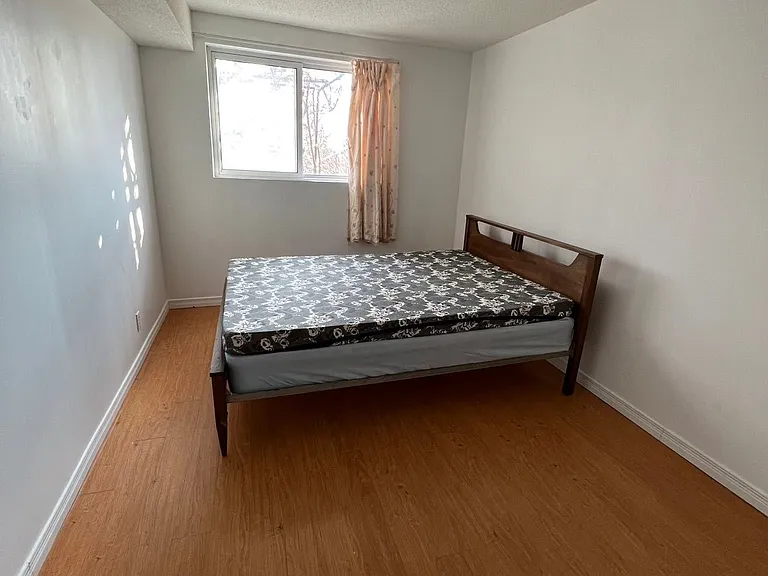 74 Glendower Cir #LOWER — Photo 2