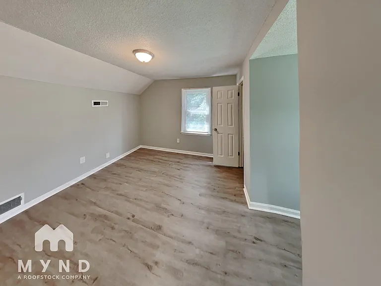112 Pineview Ct — Photo 14