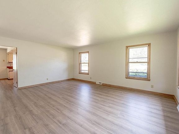 3rd image of 4600 W Grange AVENUE