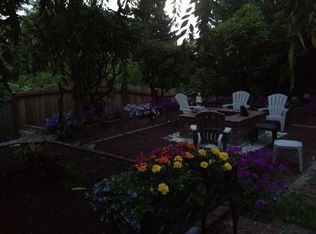 8040 SE 36th St, Mercer Island, WA 98040