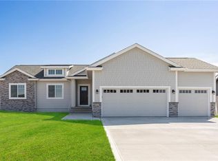 240 NE Elk Run Dr, Waukee, IA 50263