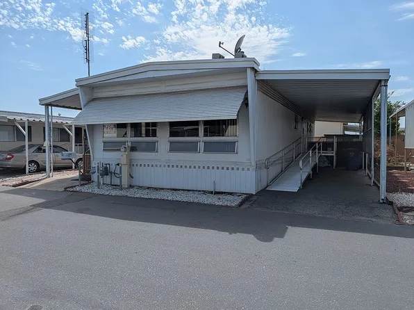 1724 Minnewawa Ave Space 202, Clovis, CA 93612