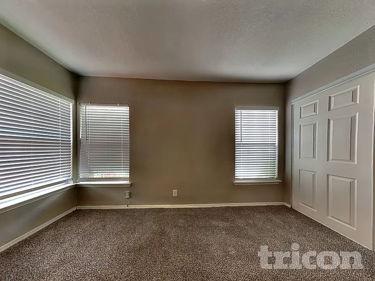 706 Olney Dr — Photo 9