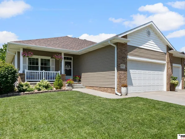 7845 Katrina Ln, Lincoln, NE 68512