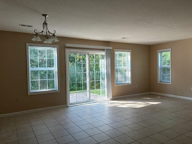 5261 Crabapple Dr — Photo 8