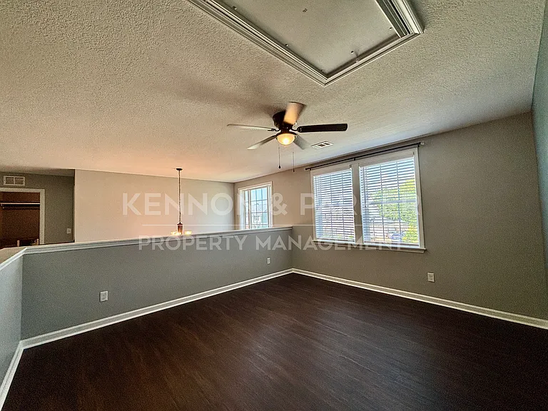 4526 Mountain Ivy Dr — Photo 18