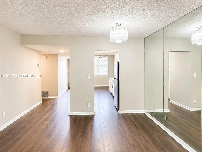250 Jacaranda Dr #302 — Photo 7