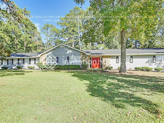 3rd image of 5138 Lake Forest Dr SE