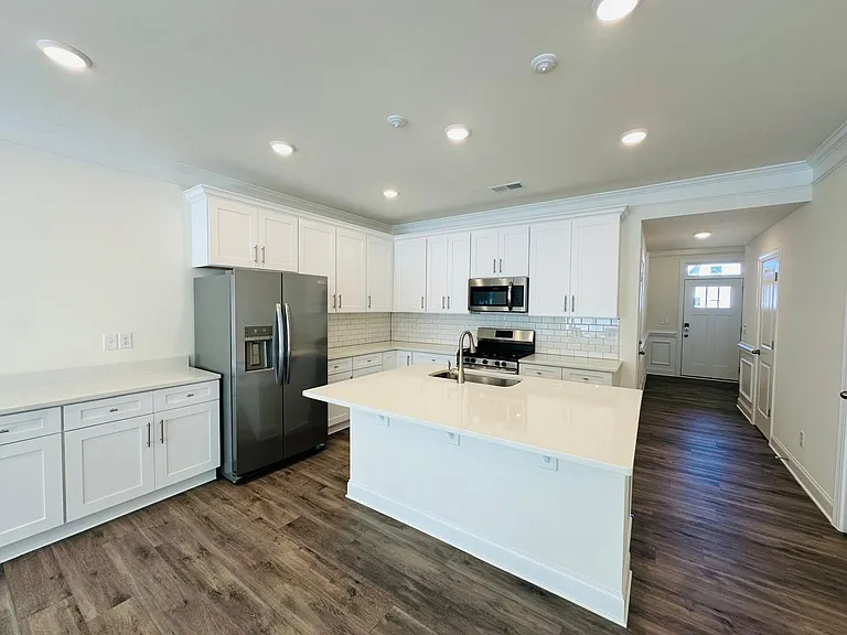 4017 Black Ct — Photo 3