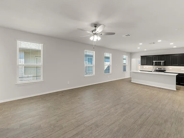 1713 Meadow Crest Dr — Photo 10