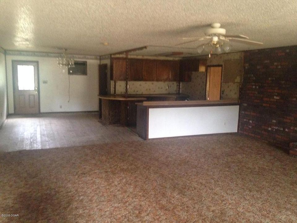 2nd image of 7827 W Old 66 Blvd