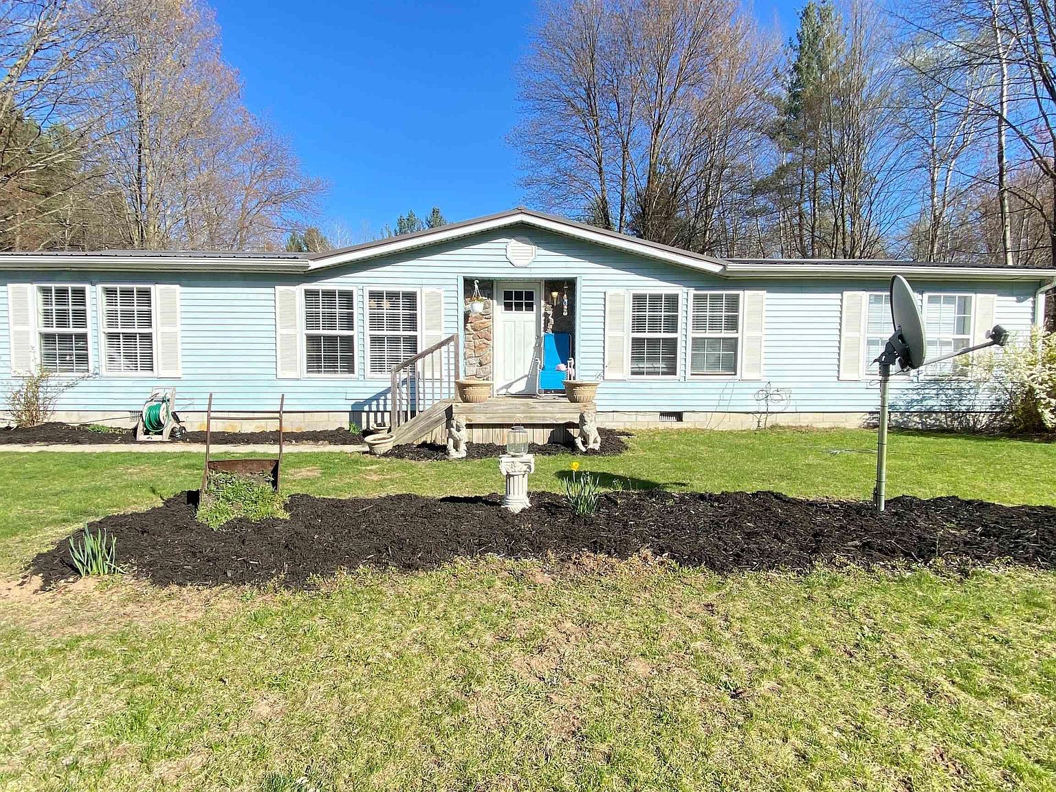 1261 SE County Line Rd, Shepherd, MI 48883 | Zillow