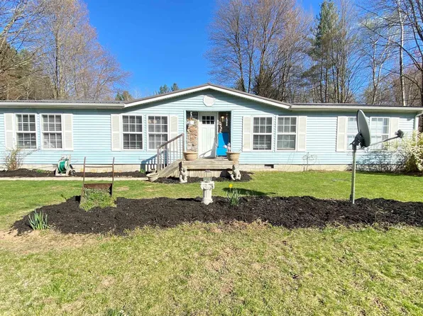 1261 SE County Line Rd, Shepherd, MI 48883