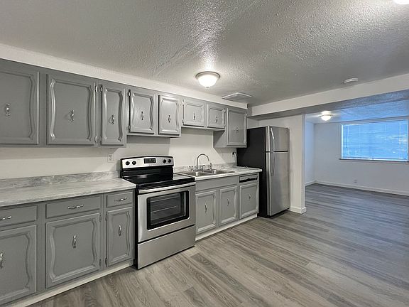 4th image of 8004-8010 27th St W #8006