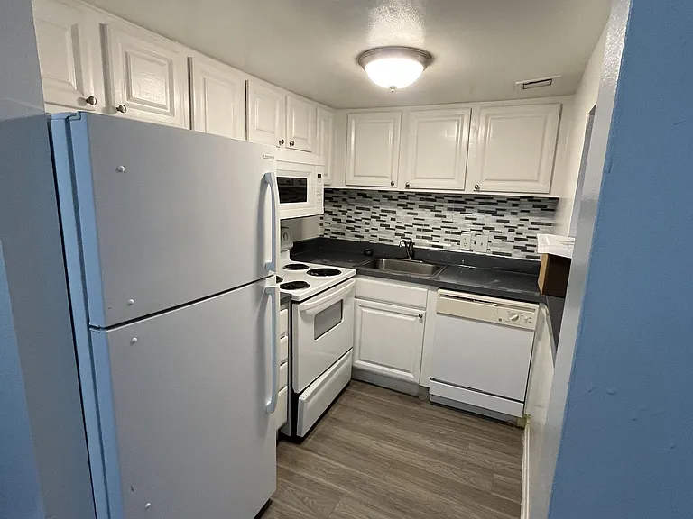 2565 N Alafaya Trl #128-1 — Photo 2