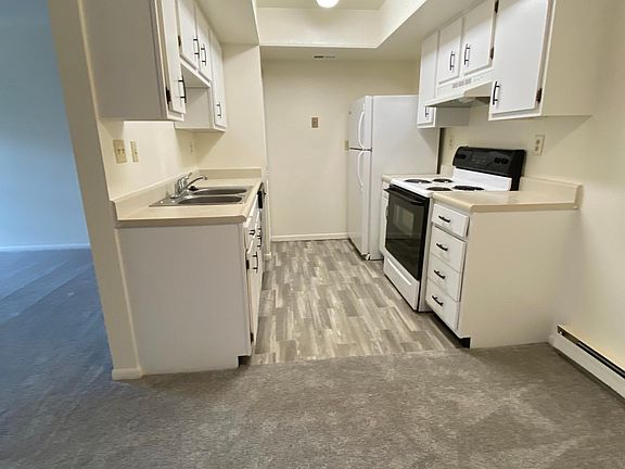 3rd image of 8 W Northwood Dr APT 13