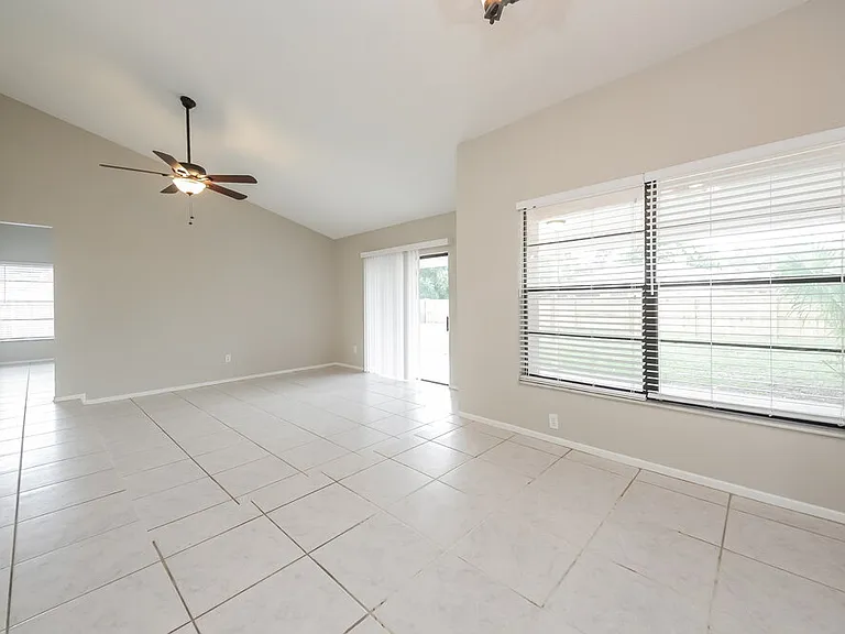 1000 Dinero Dr — Photo 2