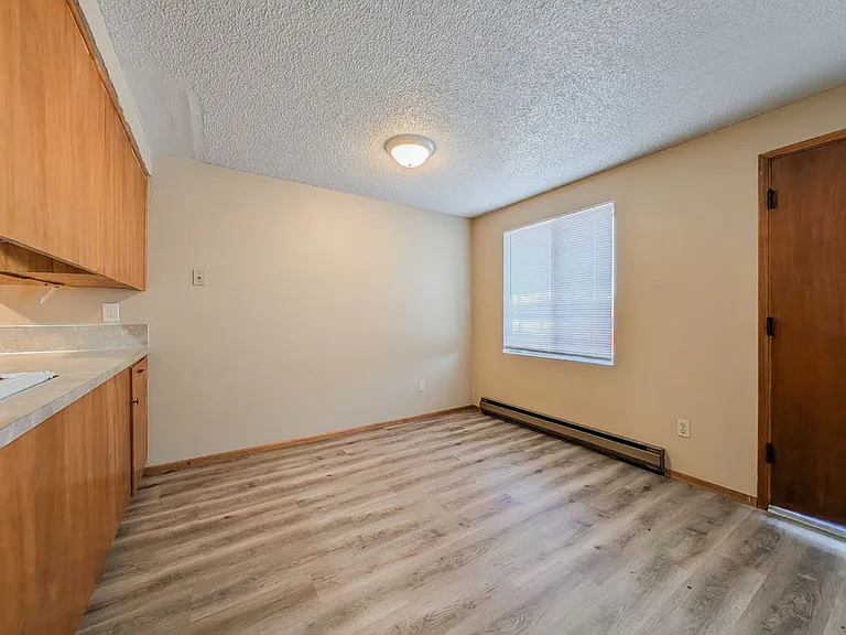 1526 7th St (Columbia Apts) — Photo 6