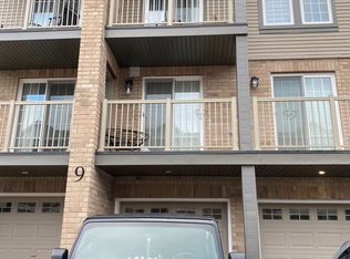 9 Hay Ln #4, Barrie, ON L9J0V6